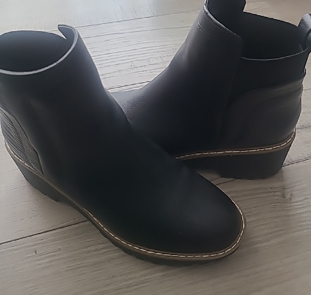 DV by Dolce Vita Black Ankle Boots-slip on